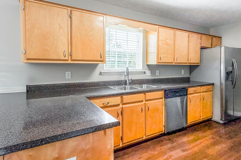 2,240/Mo, 7835 Rainey Dr Antioch, TN 37013 Kitchen View