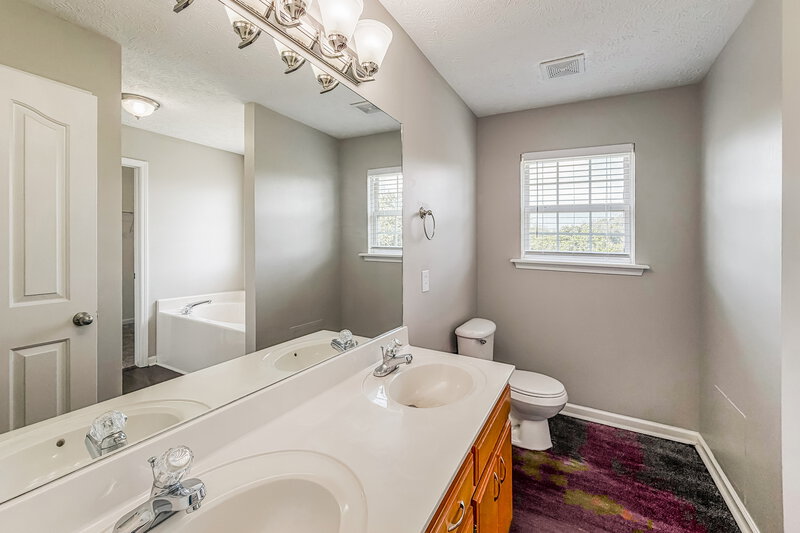 2,240/Mo, 7835 Rainey Dr Antioch, TN 37013 Main Bathroom View