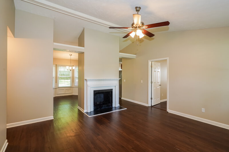 2,125/Mo, 408 Dellwood Dr Smyrna, TN 37167 Living Room View