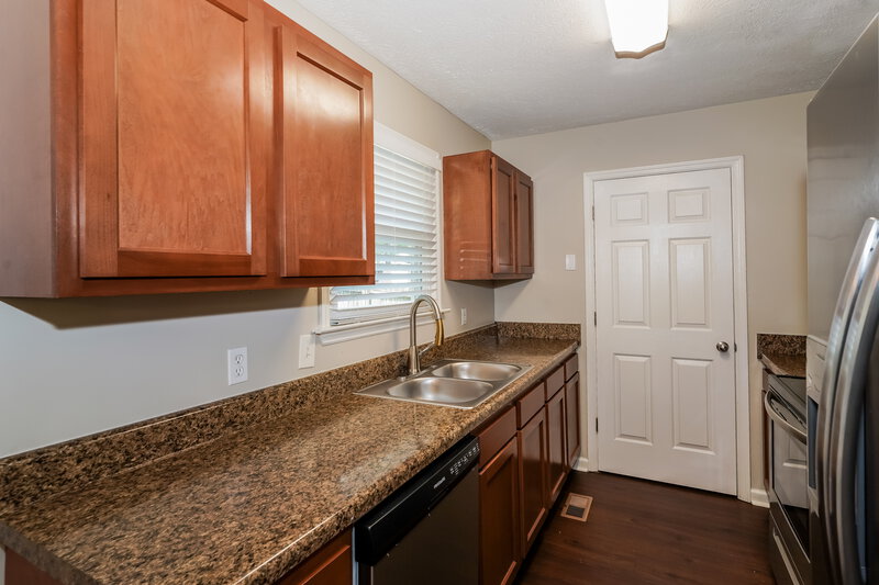 2,125/Mo, 408 Dellwood Dr Smyrna, TN 37167 Kitchen View