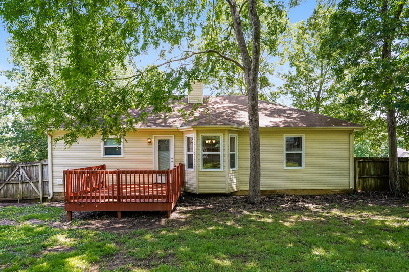2,125/Mo, 408 Dellwood Dr Smyrna, TN 37167 Rear View