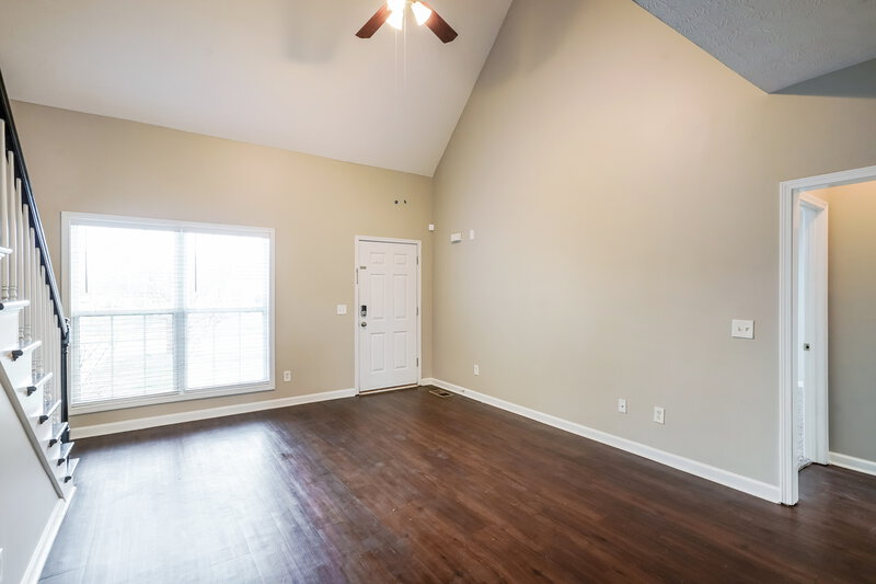 2,465/Mo, 3411 Wellington Pl Murfreesboro, TN 37128 Living Room View 2