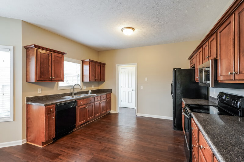 2,465/Mo, 3411 Wellington Pl Murfreesboro, TN 37128 Kitchen View 2