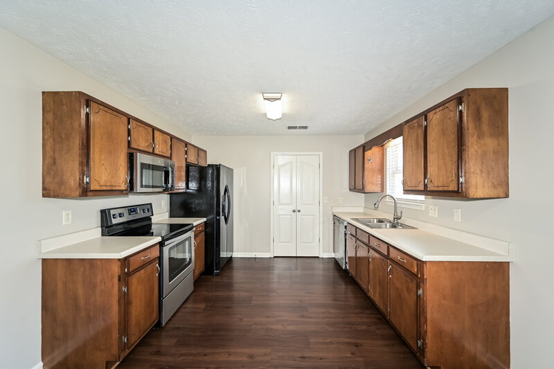 2,335/Mo, 2834 Wellington Pl Murfreesboro, TN 37128 Kitchen View