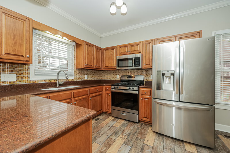 2,485/Mo, 411 Carmel Dr Murfreesboro, TN 37128 Kitchen View