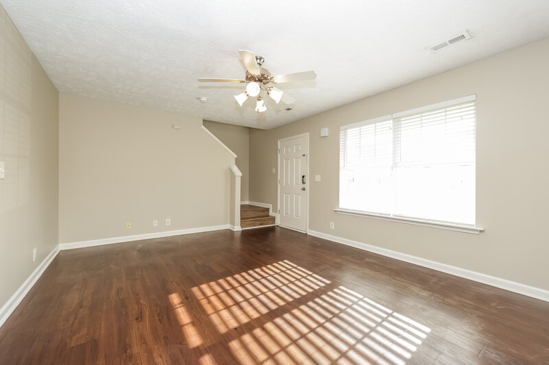 2,040/Mo, 227 Niagra Ln Murfreesboro, TN 37129 Living Room View 2