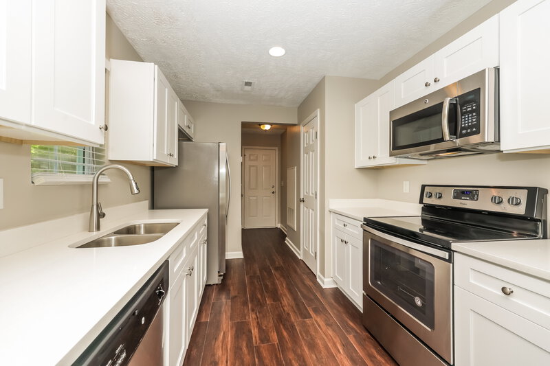 2,040/Mo, 227 Niagra Ln Murfreesboro, TN 37129 Kitchen View 2