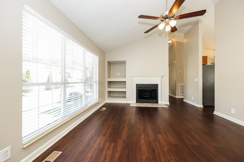 2,105/Mo, 5712 Cedar Ash Crossing Antioch, TN 37013 Living Room View