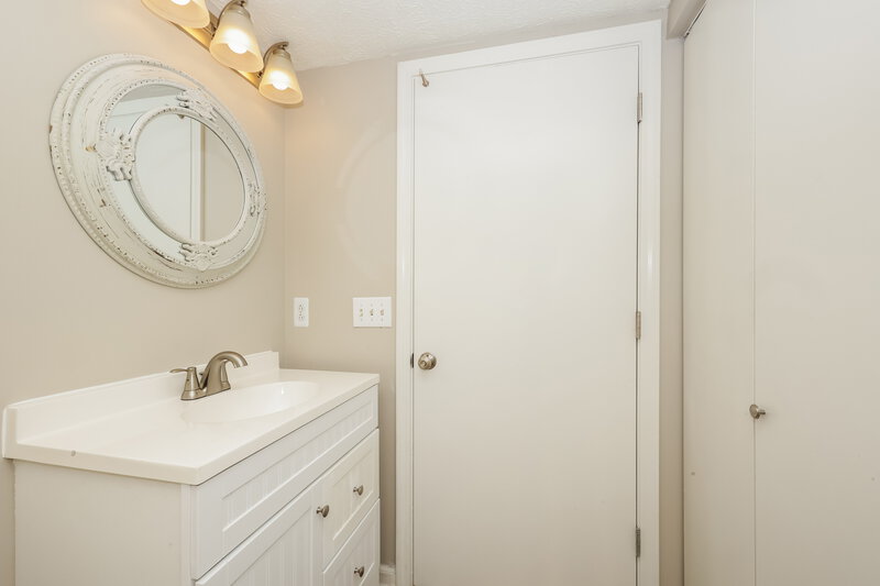 2,105/Mo, 5712 Cedar Ash Crossing Antioch, TN 37013 Bathroom View 2