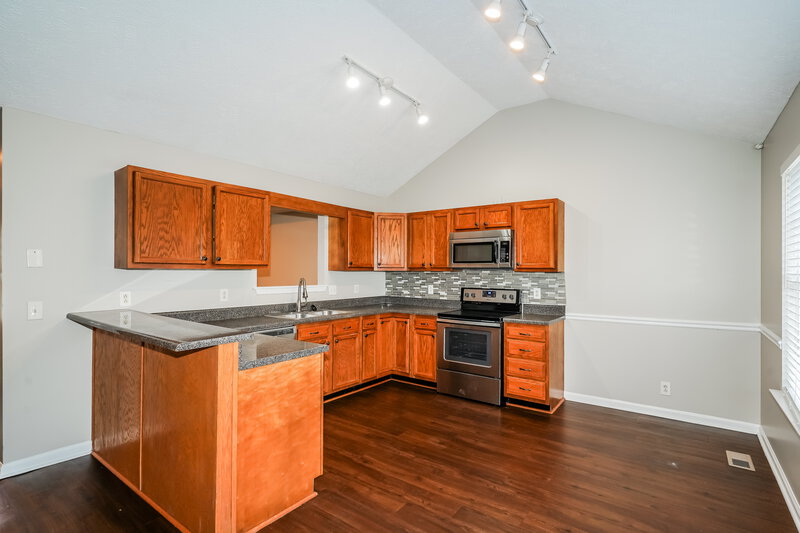 2,195/Mo, 634 Woodland Hills Dr La Vergne, TN 37086 Kitchen View