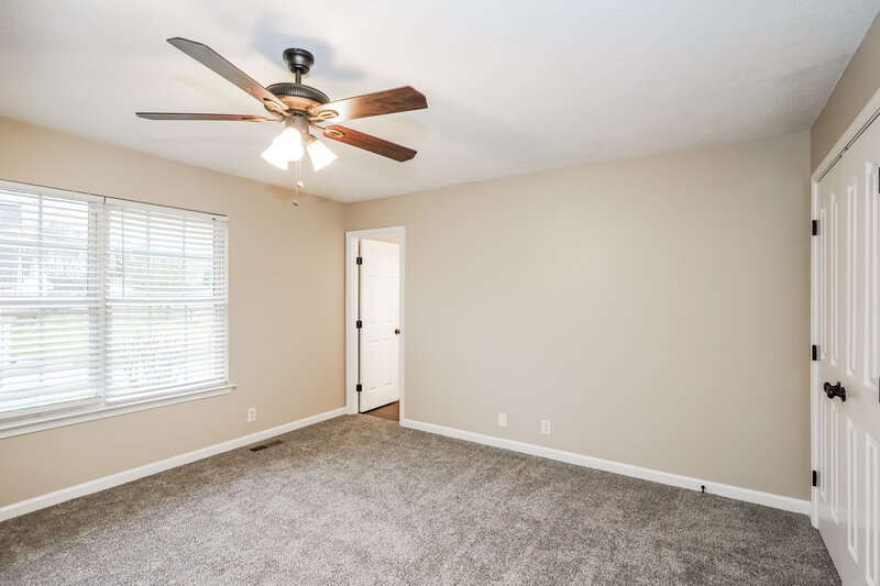 2,195/Mo, 634 Woodland Hills Dr La Vergne, TN 37086 Main Bedroom View