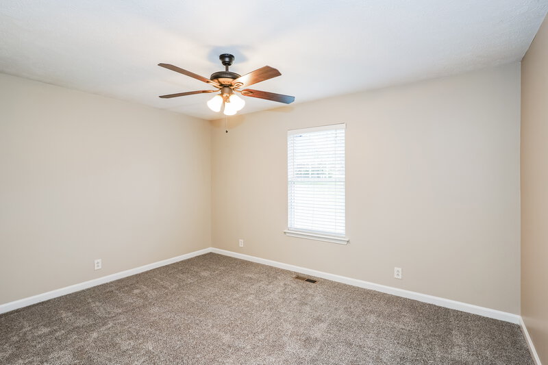 2,195/Mo, 634 Woodland Hills Dr La Vergne, TN 37086 Bedroom View 3