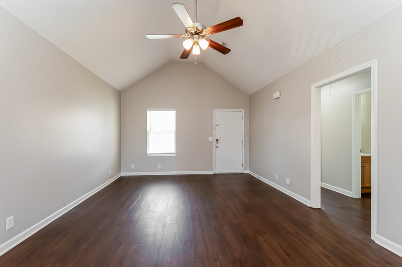 2,085/Mo, 4856 Nina Marie Ave Murfreesboro, TN 37129 Living Room View 2
