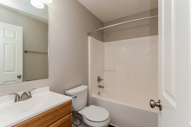 2,085/Mo, 4856 Nina Marie Ave Murfreesboro, TN 37129 Bathroom View