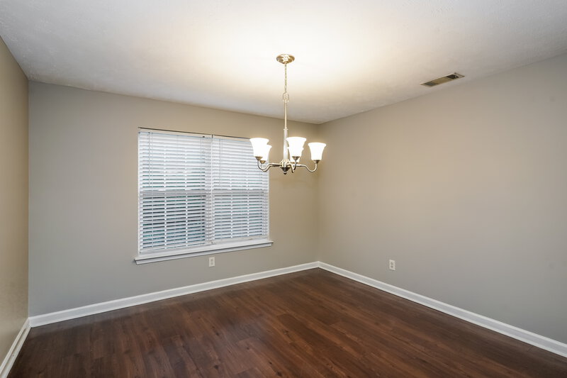 2,230/Mo, 712 Holland Ridge Dr La Vergne, TN 37086 Dining Room View 2