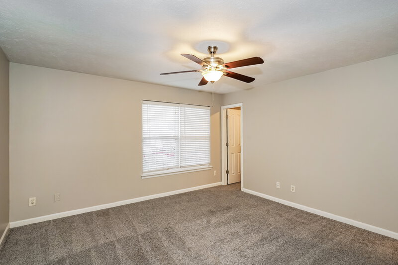 2,230/Mo, 712 Holland Ridge Dr La Vergne, TN 37086 Main Bedroom View 2
