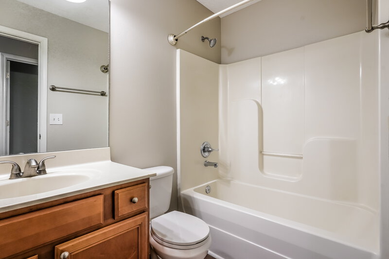 2,230/Mo, 712 Holland Ridge Dr La Vergne, TN 37086 Bathroom View