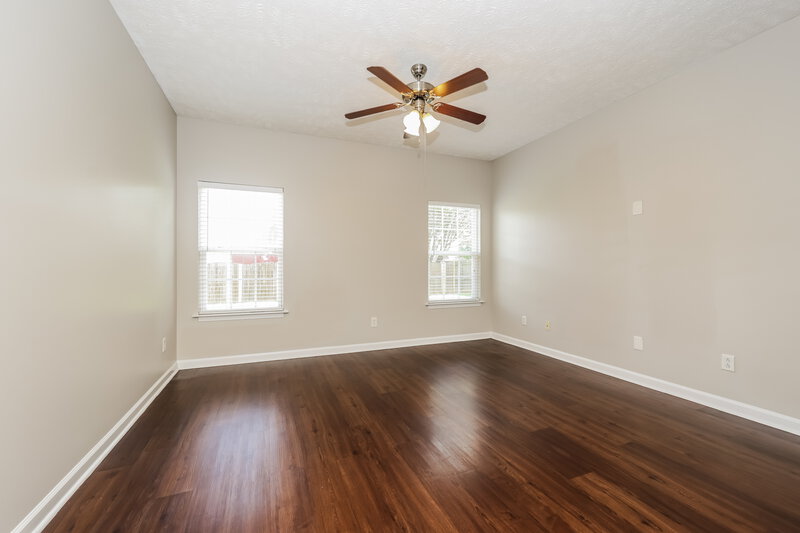 2,180/Mo, 434 Tulane Ct Murfreesboro, TN 37128 Living Room View 2