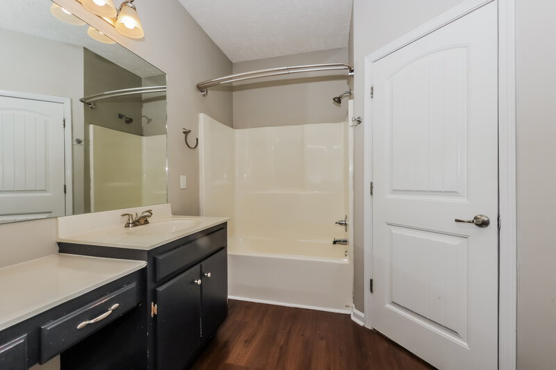 2,180/Mo, 434 Tulane Ct Murfreesboro, TN 37128 Main Bathroom View