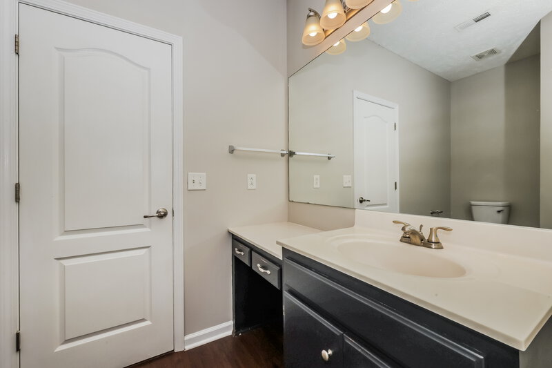 2,180/Mo, 434 Tulane Ct Murfreesboro, TN 37128 Main Bathroom View 2