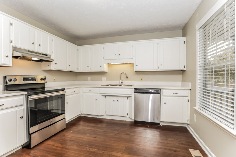 1,740/Mo, 4836 Peppertree Dr Antioch, TN 37013 Kitchen View 2