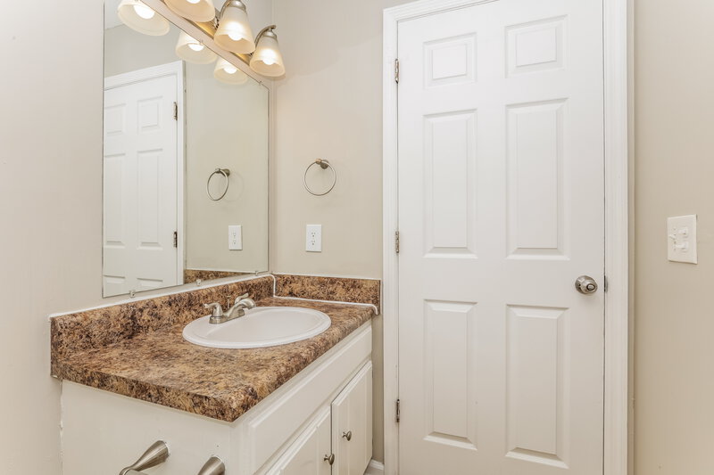 1,740/Mo, 4836 Peppertree Dr Antioch, TN 37013 Main Bathroom View