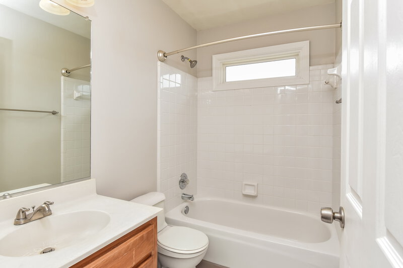 2,365/Mo, 5333 Roxborough Pass Hermitage, TN 37076 Bathroom View