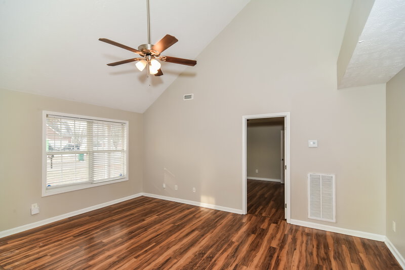 0/Mo, 9010 Lomond Dr Smyrna, TN 37167 Living Room View 2