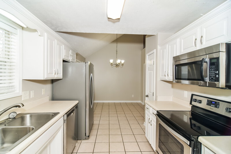 0/Mo, 9010 Lomond Dr Smyrna, TN 37167 Kitchen View