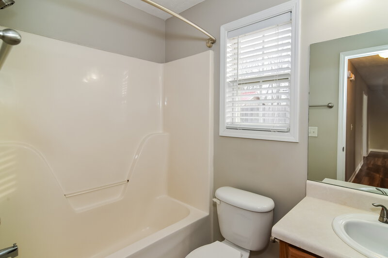 0/Mo, 9010 Lomond Dr Smyrna, TN 37167 Bathroom View 2