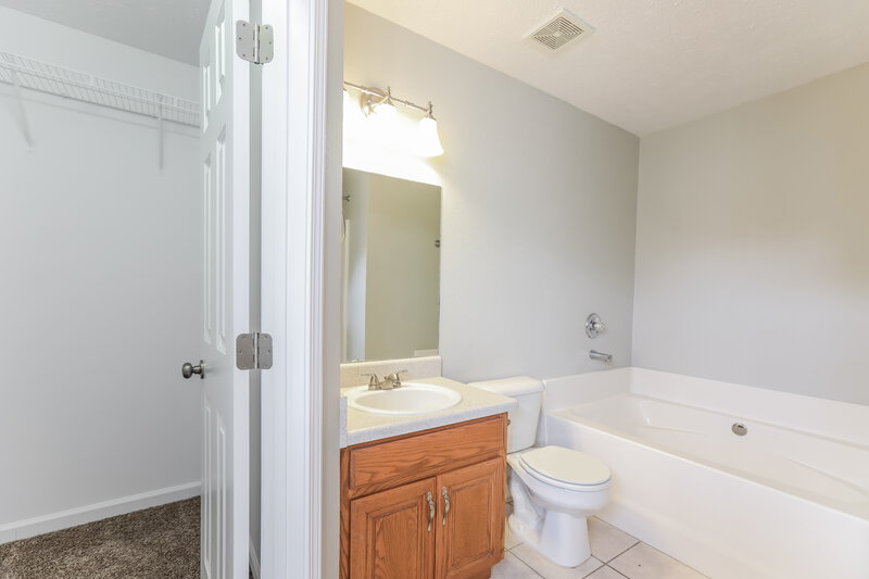 2,320/Mo, 9006 Nevada Ave Smyrna, TN 37167 Main Bathroom View