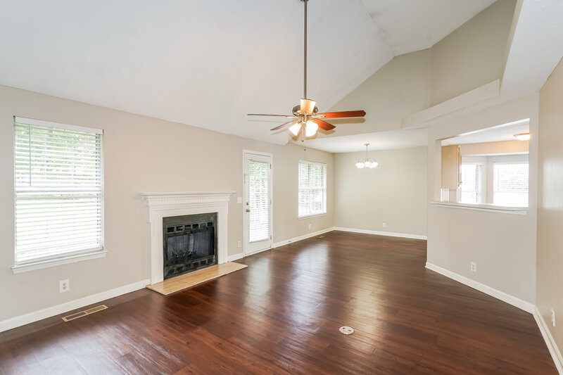 2,060/Mo, 914 Celeste Ct Mt Juliet, TN 37122 Living Room View 2