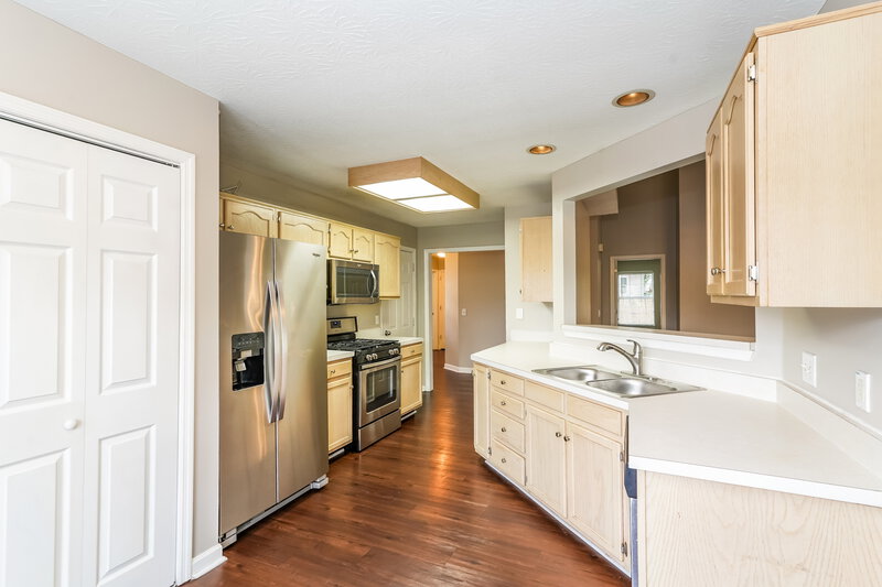 2,060/Mo, 914 Celeste Ct Mt Juliet, TN 37122 Kitchen View 2