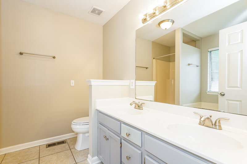2,060/Mo, 914 Celeste Ct Mt Juliet, TN 37122 Main Bathroom View