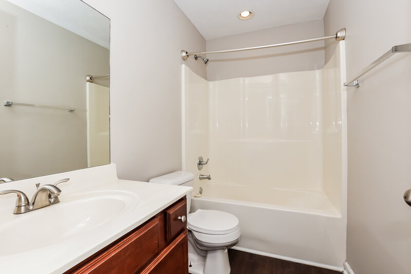 1,765/Mo, 127 Berele Shepsele Ln La Vergne, TN 37086 Bathroom View