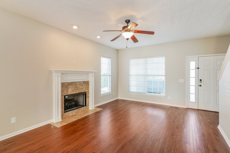 2,745/Mo, 105 Latham Ct Hendersonville, TN 37075 Living Room View