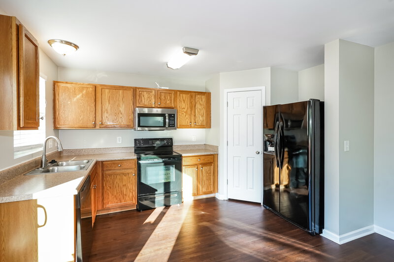 1,995/Mo, 1808 Cottage Grove Way Antioch, TN 37013 Kitchen View