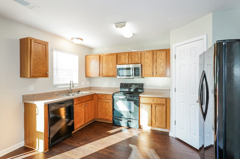 1,995/Mo, 1808 Cottage Grove Way Antioch, TN 37013 Kitchen View 2