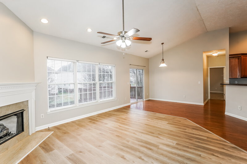 2,350/Mo, 3153 Skinner Dr Antioch, TN 37013 Living Room View 2