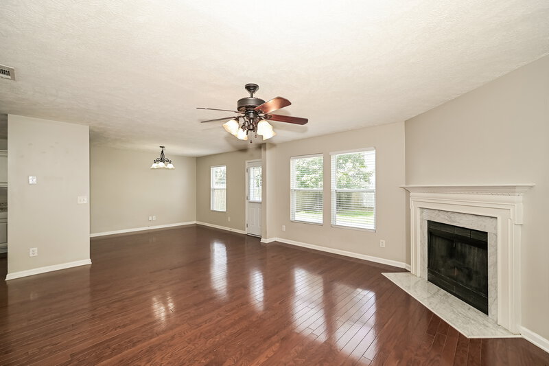 2,825/Mo, 227 Elderberry Way Murfreesboro, TN 37128 Living Room View 2