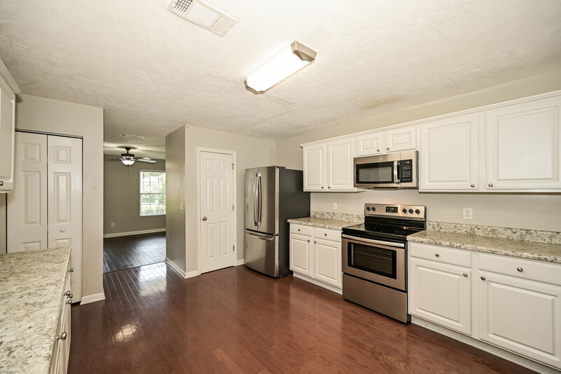 2,825/Mo, 227 Elderberry Way Murfreesboro, TN 37128 Kitchen View 2