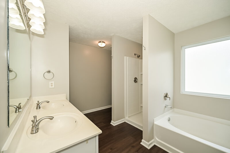 2,825/Mo, 227 Elderberry Way Murfreesboro, TN 37128 Main Bathroom View