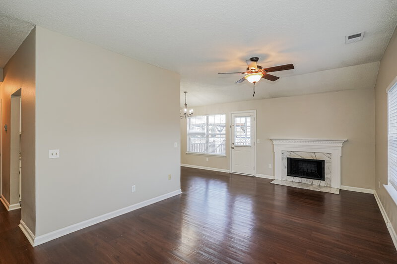 1,775/Mo, 306 Hank Aaron Cv La Vergne, TN 37086 Living Room View 2