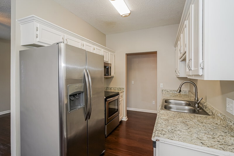 1,775/Mo, 306 Hank Aaron Cv La Vergne, TN 37086 Kitchen View