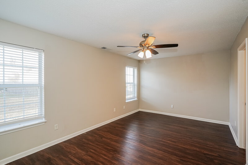 1,775/Mo, 306 Hank Aaron Cv La Vergne, TN 37086 Main Bedroom View 2