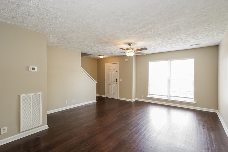 2,000/Mo, 3076 Ace Wintermeyer Dr La Vergne, TN 37086 Living Room View