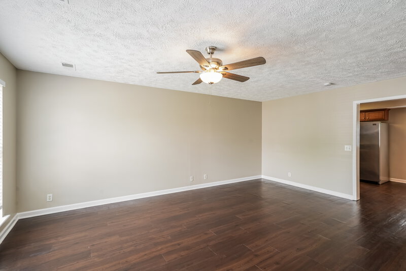 2,000/Mo, 3076 Ace Wintermeyer Dr La Vergne, TN 37086 Living Room View 2