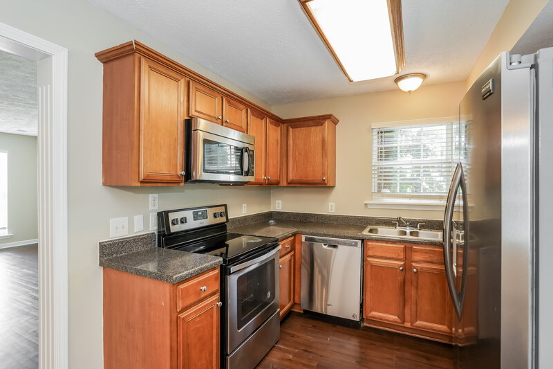 2,000/Mo, 3076 Ace Wintermeyer Dr La Vergne, TN 37086 Kitchen View 2