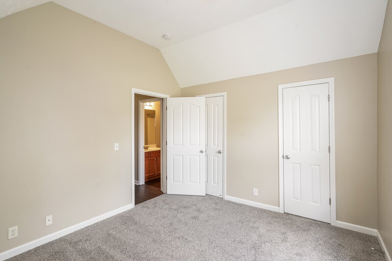 2,000/Mo, 3076 Ace Wintermeyer Dr La Vergne, TN 37086 Bathroom View 2