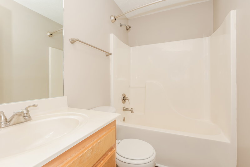 1,930/Mo, 446 Stetson Ct Murfreesboro, TN 37128 Bathroom View